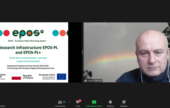 dr Tomasz Werner prezentuje slajd o powołaniu Laboratorium Paleomagnetyzmu i Badań Środowiskowych, fot. printscreen