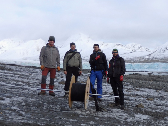 The field team and 1 km of fibre-optic cable.