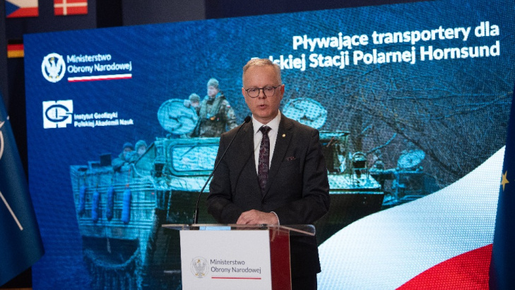 Profesor Paweł Rowiński - Dyrektor Instytutu Geofizyki PAN; źródło: MON