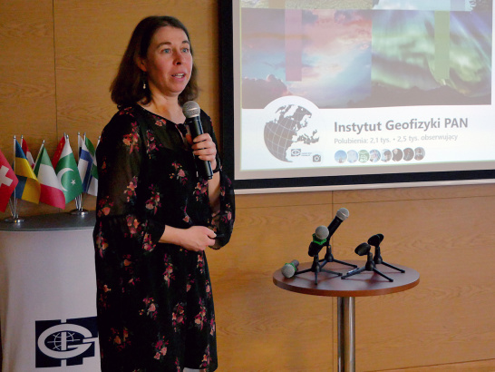 dr Agata Goździk zaprezentowała aktywności Działu Komunikacji Naukowej i Edukacji